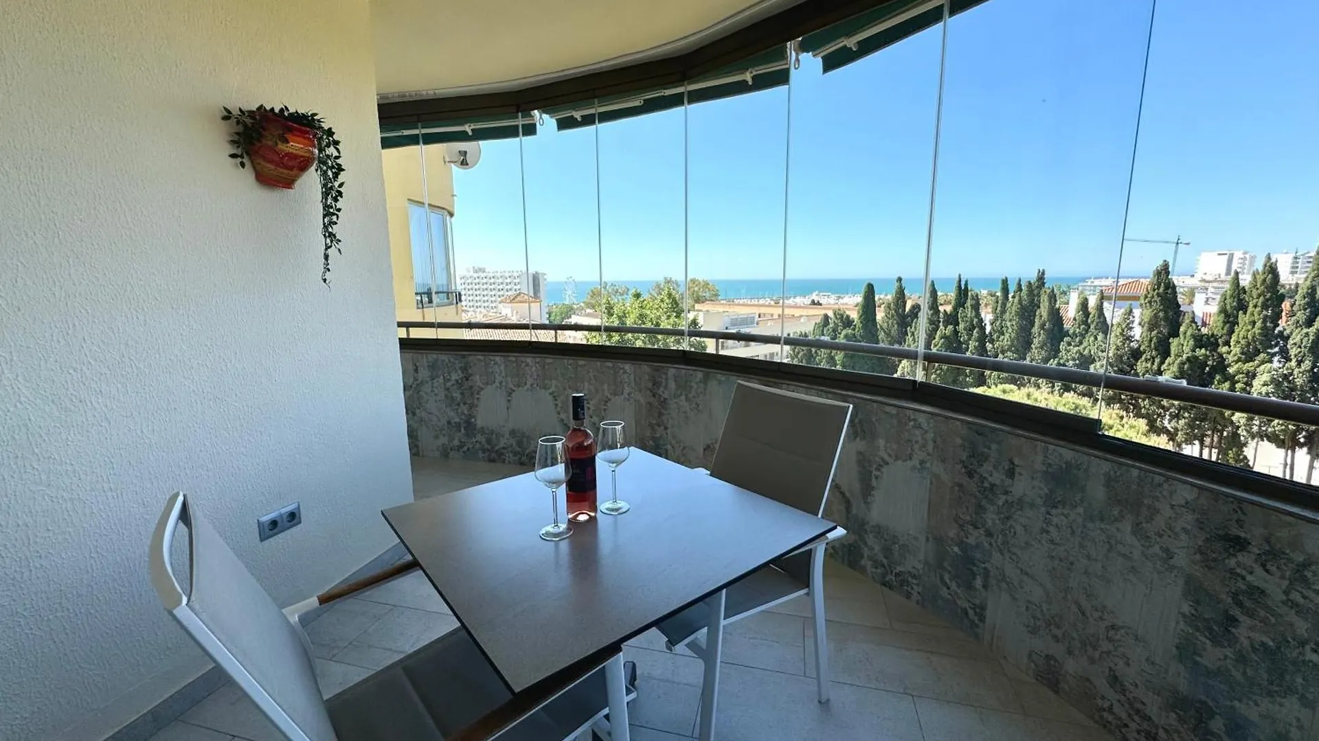 Apartment Amplia Terraza Con Maravillosas Vistas Muy Cerca De La Playa Torremolinos